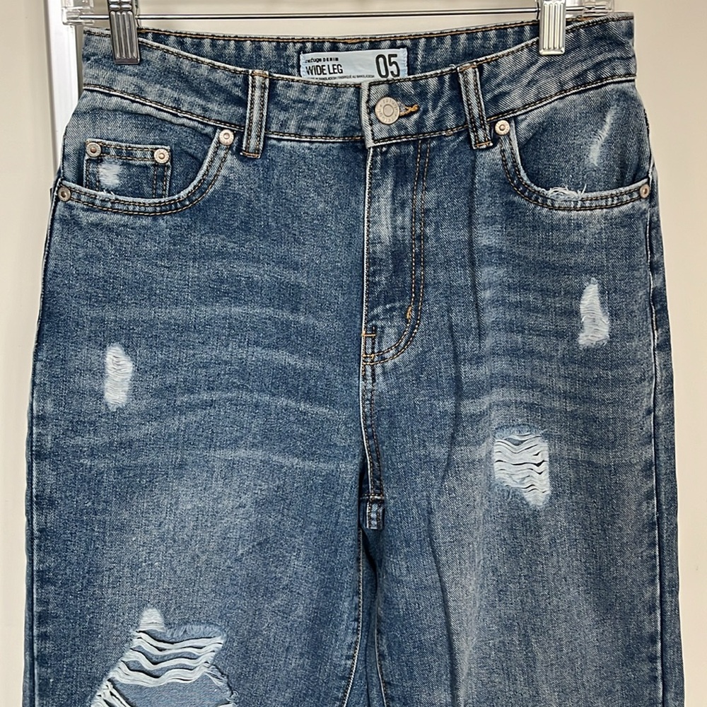 Refuge denim wide leg distressed jeans - ladies size 05